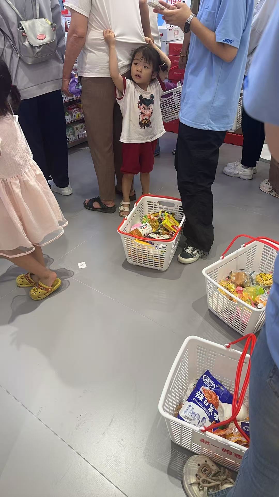 孕期老公给公公转钱赌博，我该不该强硬表态？