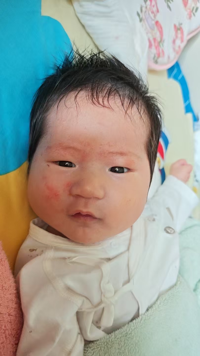母乳喂养的艰辛与坚持