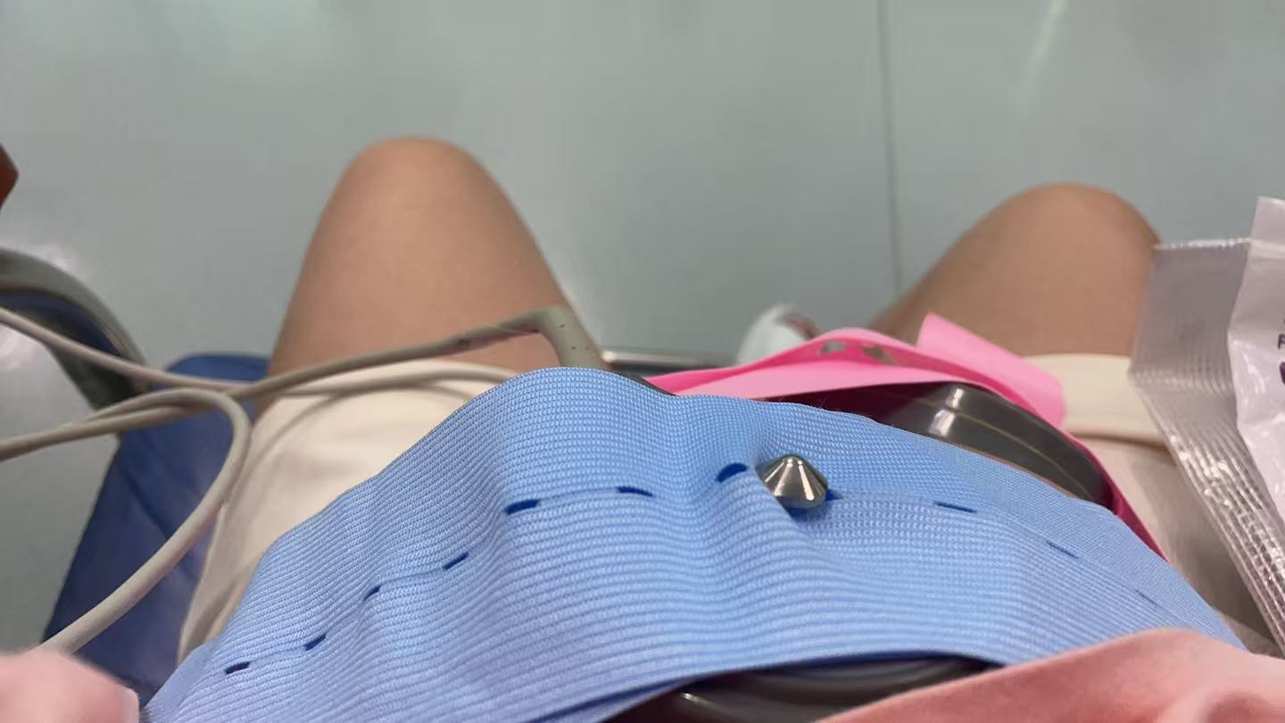 孕期产检穿裙子还是裤子更方便？