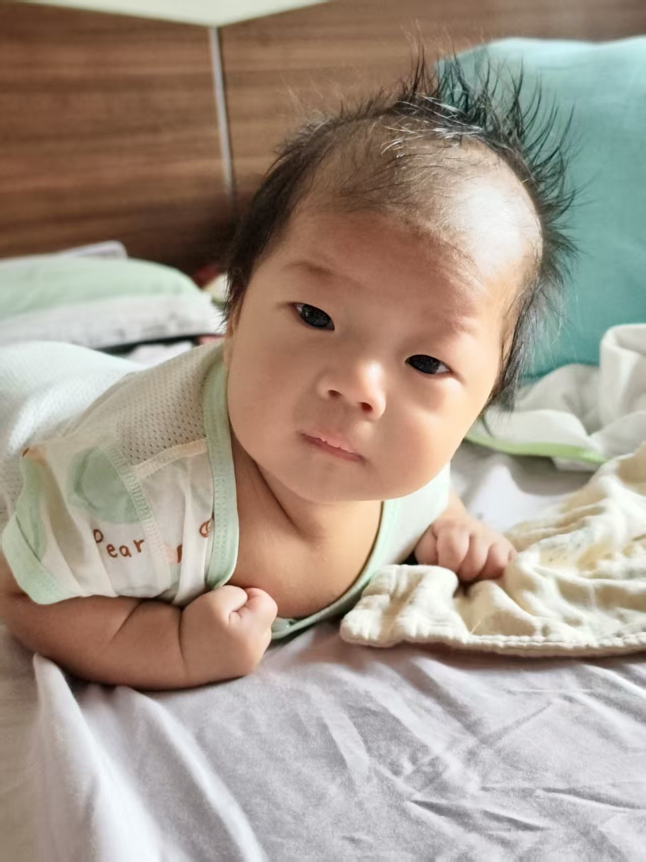 宝宝抬头训练小技巧