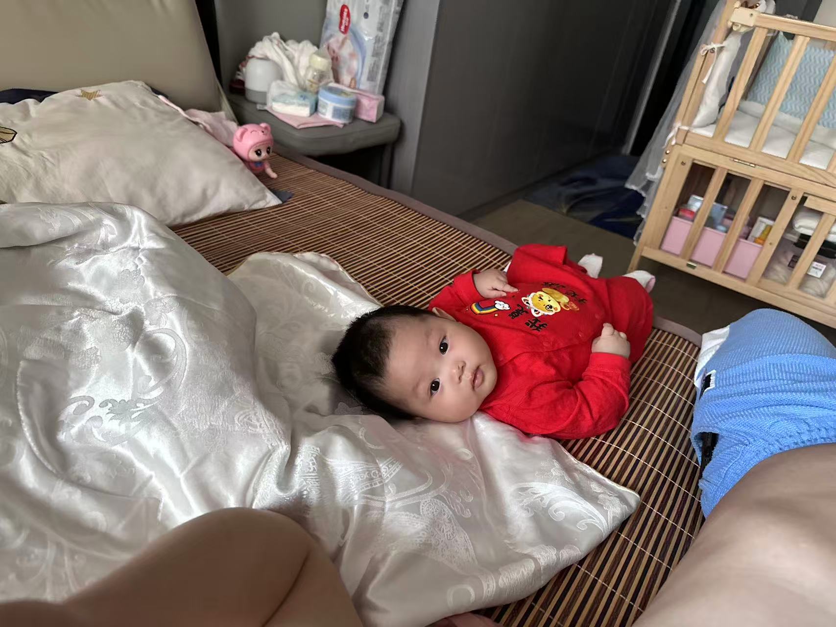 婆婆总用奶瓶干扰母乳喂养，我该怎么办？