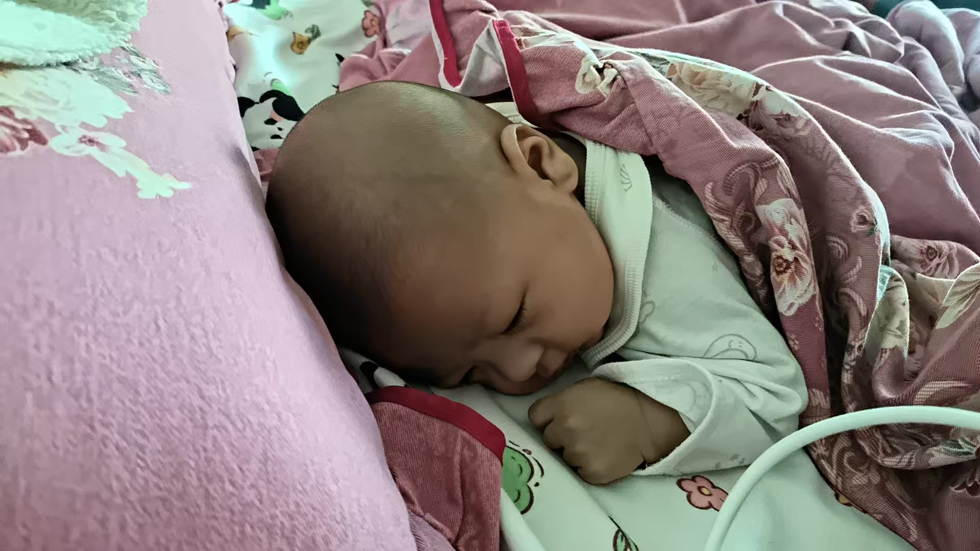 新生儿吐奶实战应对方案