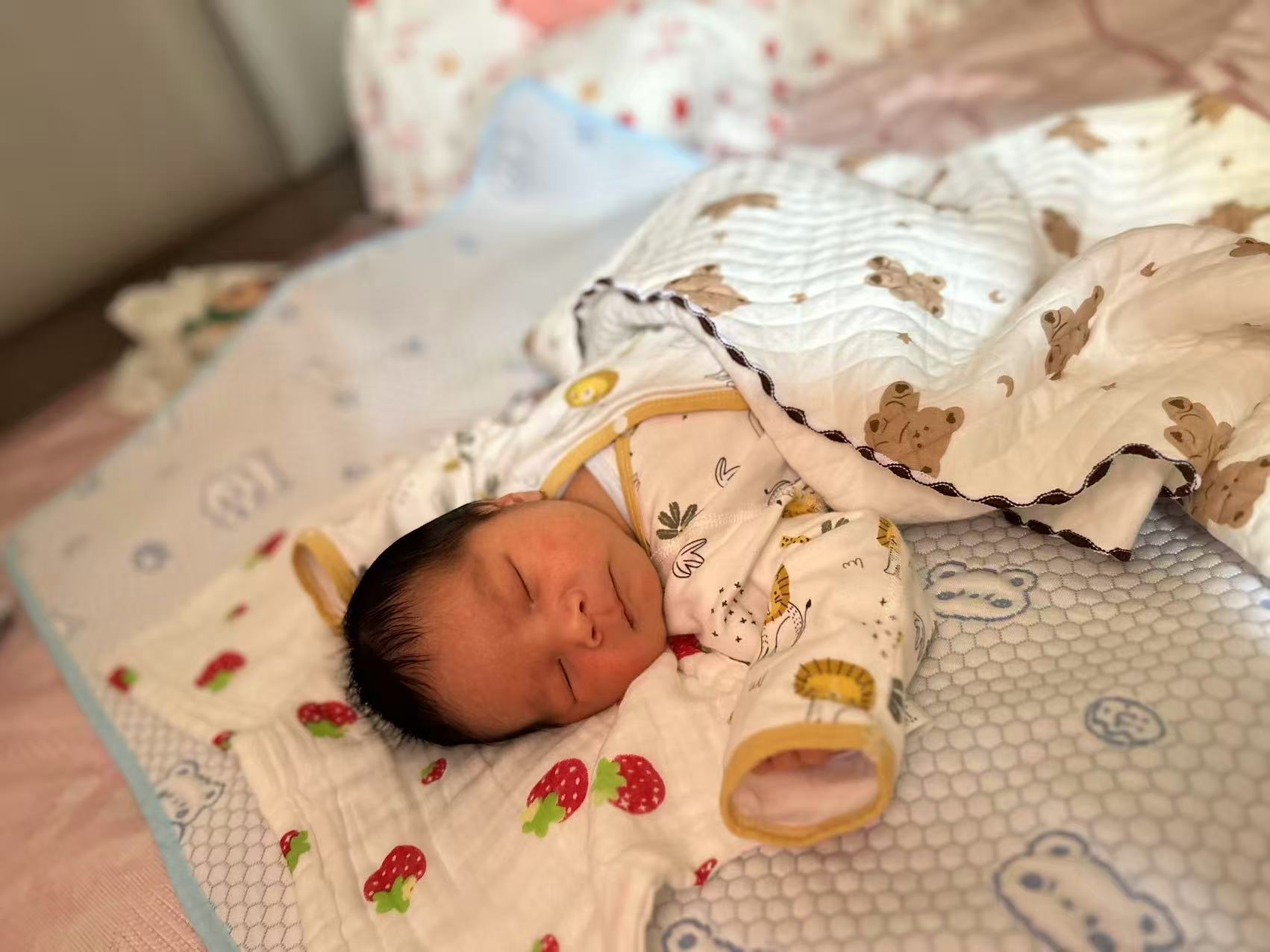 母乳喂养的甜蜜与烦恼
