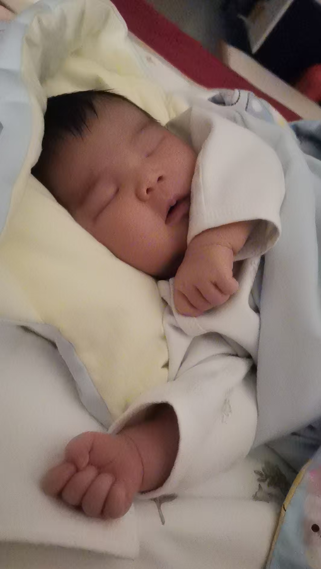 月子里的烦恼与新生儿的日常