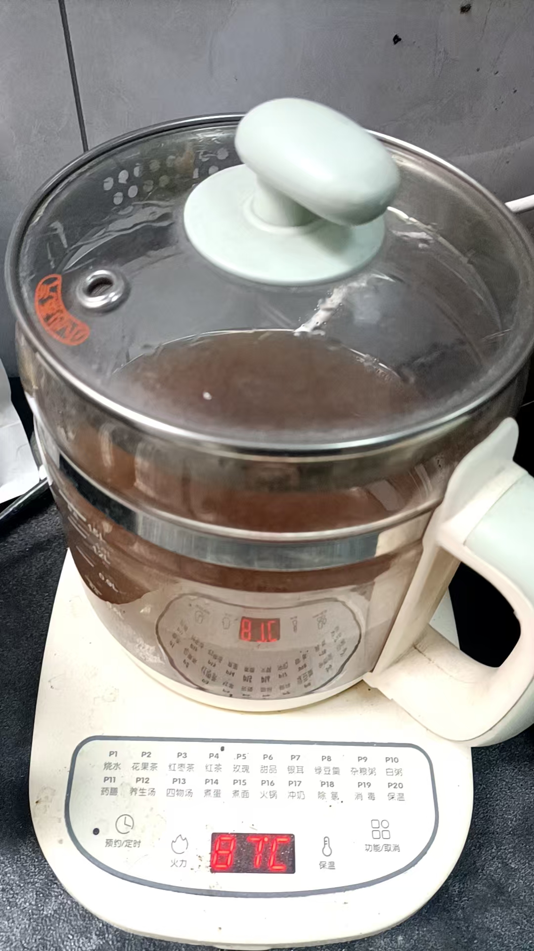 宝宝爱爬高怎么办？