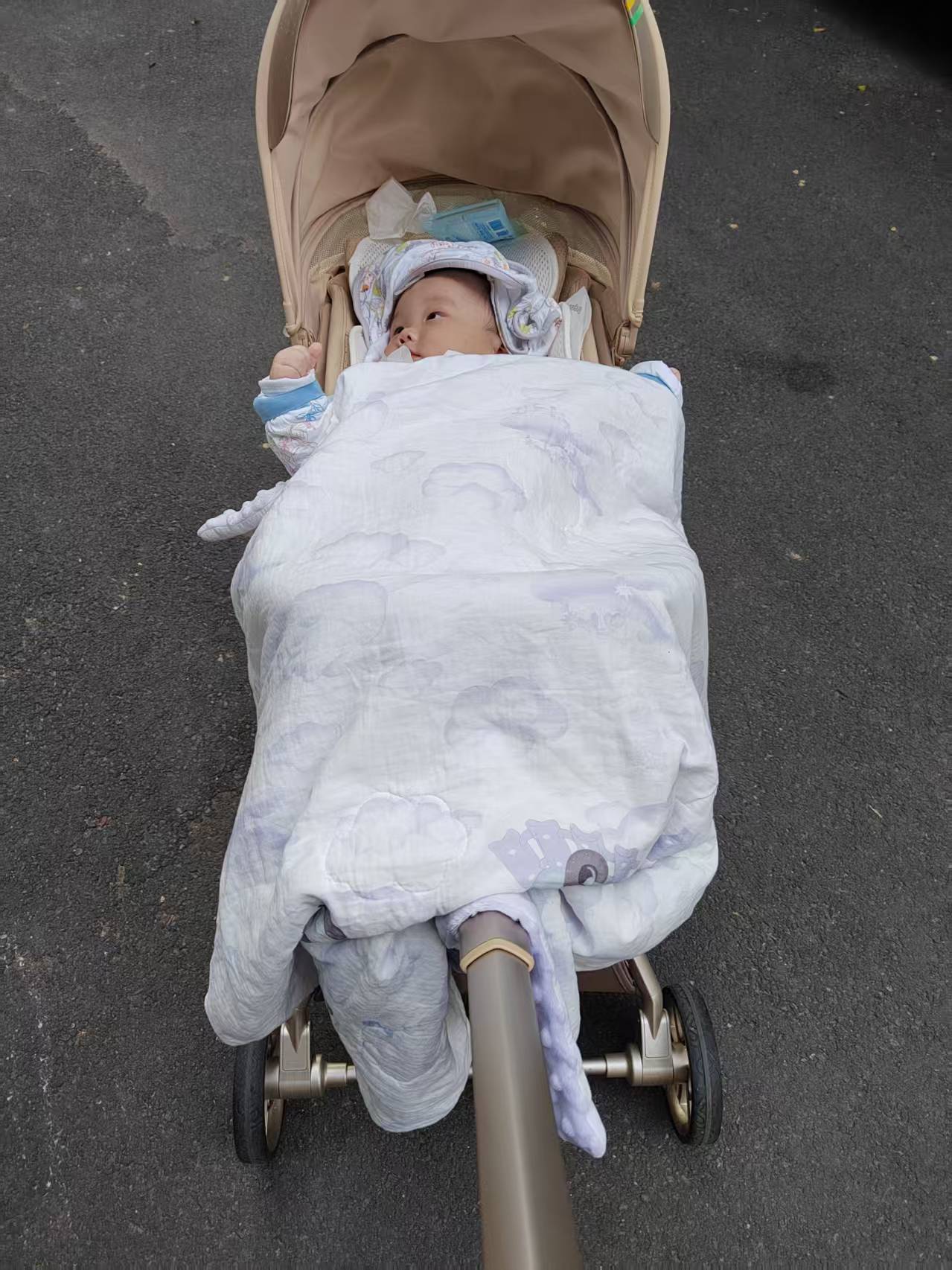 宝宝秋冬穿衣指南：新手妈妈的实战经验