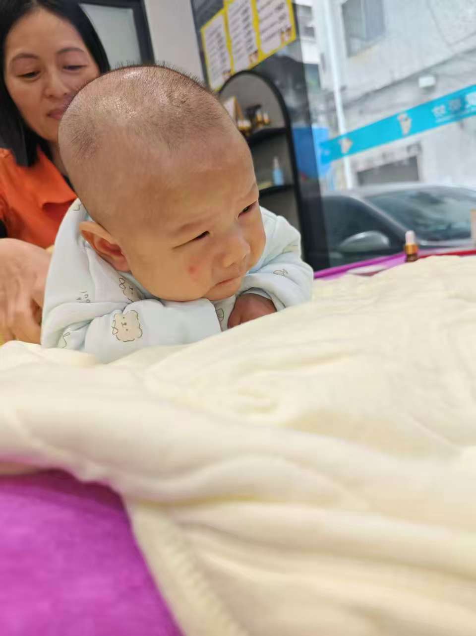 宝宝二月闹怎么办？